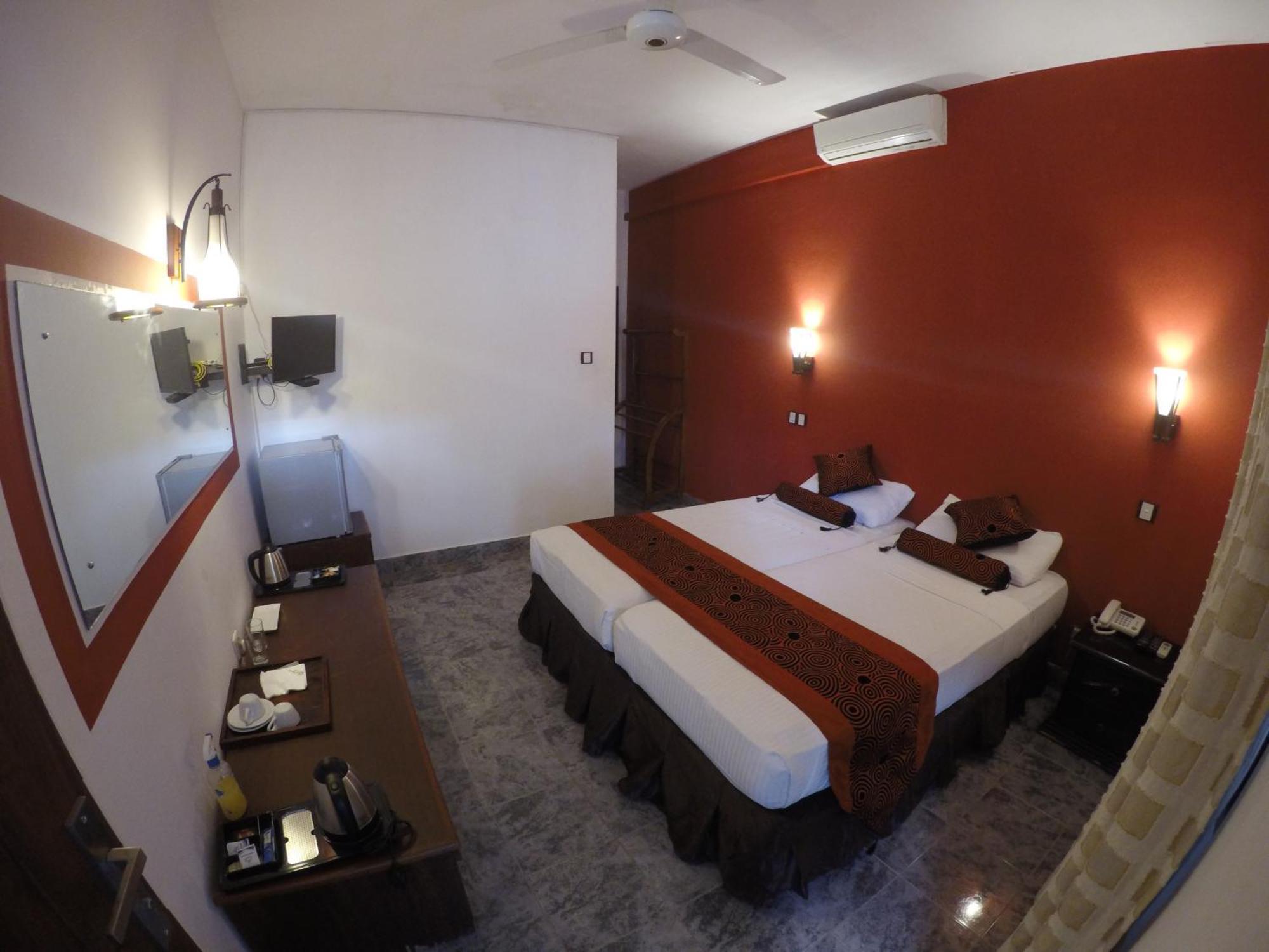 Hotel Sunray Kandy Buitenkant foto